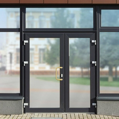 Пластикові вхідні двері